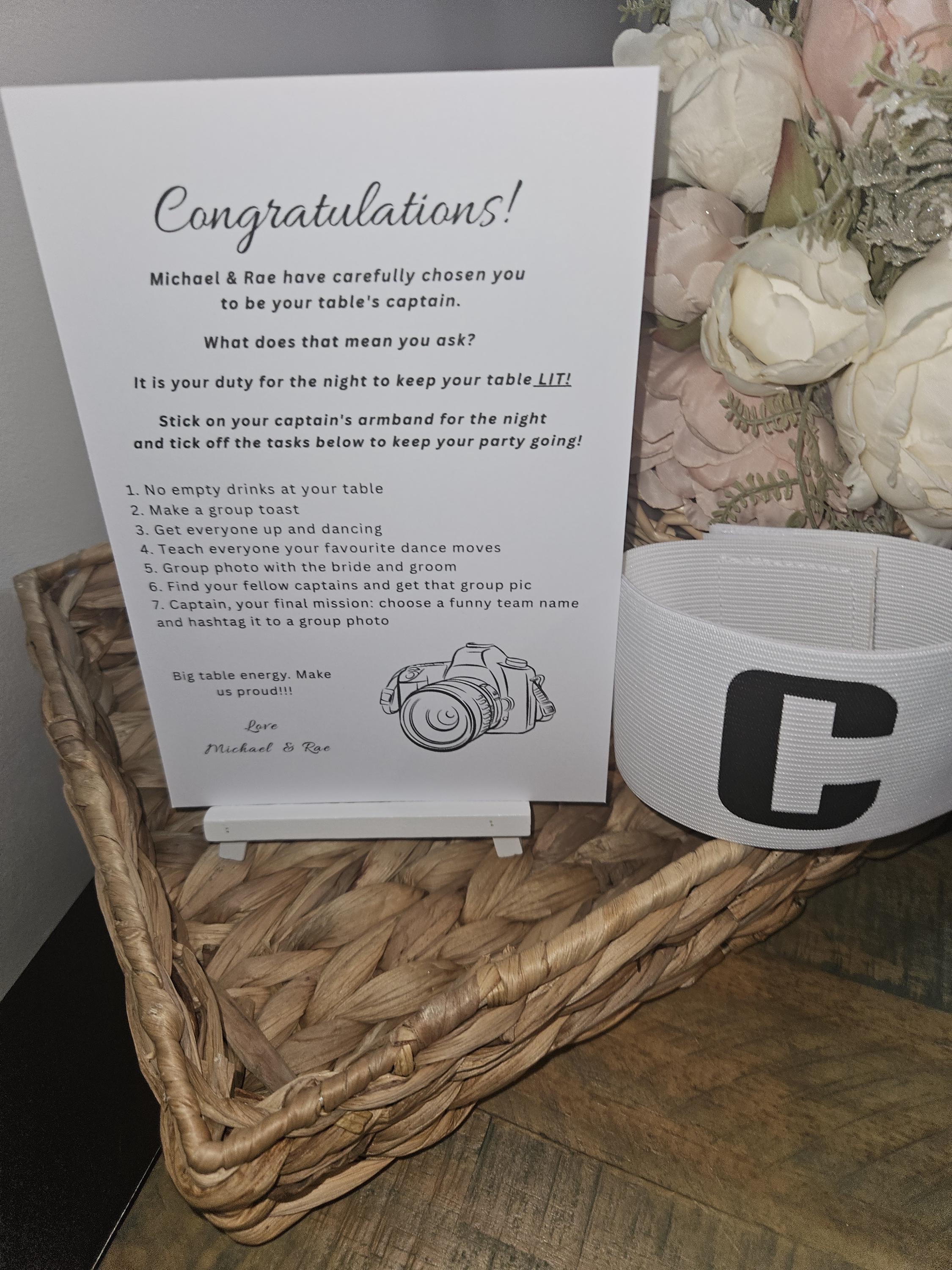 Table Captain Sign Wedding Captain Sign With Armband: Table Captain (A6/A5) - Etsy UK
