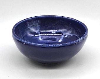 一点ものの手作り7インチのコバルトブルーとグレーの白釉ドリップボウル。サイン入り。