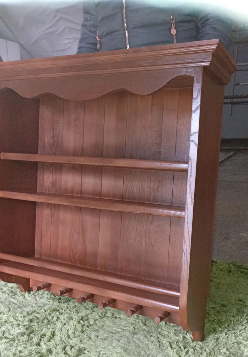 Estantería de pared estilo granja para platos y tazas, estante de madera de pino nogal oscuro, almacenamiento de cocina rústico hecho a mano imagen 8