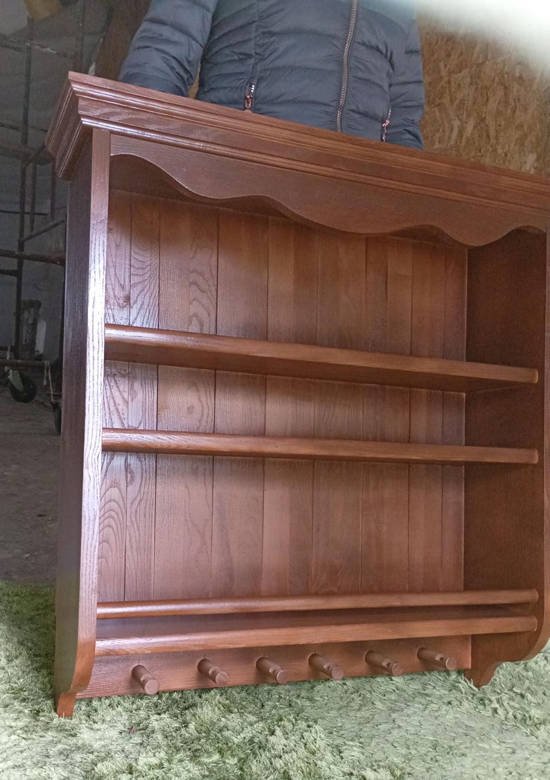 Estantería de pared estilo granja para platos y tazas, estante de madera de pino nogal oscuro, almacenamiento de cocina rústico hecho a mano imagen 7