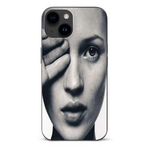 Kate Moss Supermodel Phone Case - Fashion Icon Y2K Aesthetic 90s Fashion Model, Trendy Accessory, Cool Phone Case for iPhone 17 16 15 14 ..