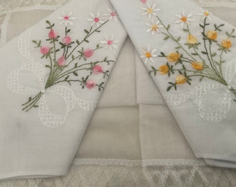 Three Vintage Boxed Embroidered & Lace Hankies / Bridal / FREE SHIPPING