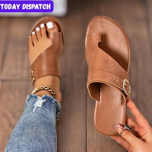 Women&#39;s Flat Slide Sandals – Summer Buckle Strap Looped Toe Slides, Lightweight Casual Slip-On Shoes