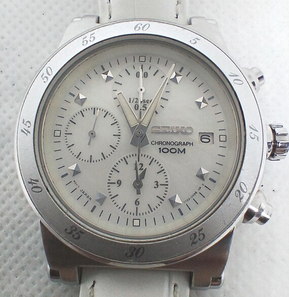 稼働品 SEIKO セイコー クロノグラフ 100M 白文字盤 7T92 セイコー クロノグラフ 100M クォーツ 7T92 - 0HD0 日本製 ユニ