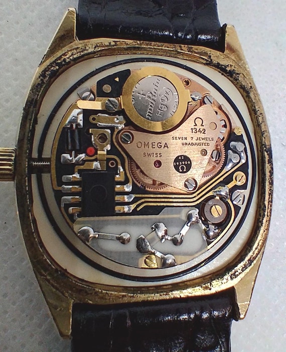 ヴィンテージ メンズ腕時計 オメガ デ・ヴィル クォーツ Cal. 1342 Ref