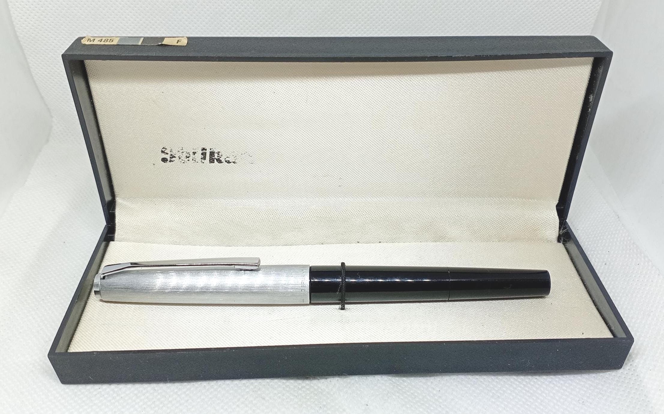 Rare Fountain Pen Pelikan Silvexa 21 (M21) 14K White Gold Nib