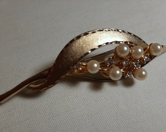 Vintage Gold Tone Floral Brooch with Faux Pearls and Rhinestones