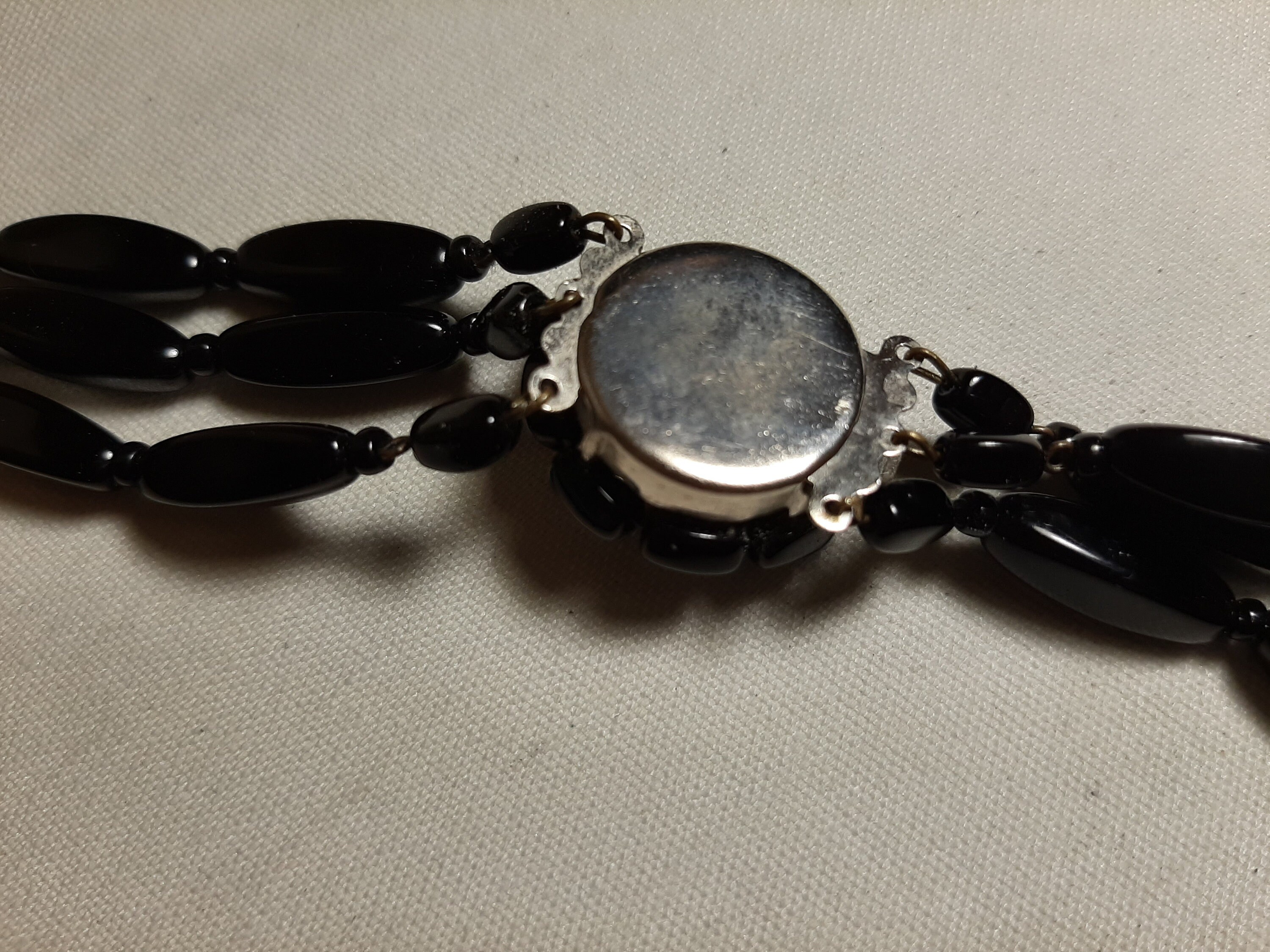 Collier Vintage 3 Rangs De Perles De Verre Noir - Fermoir En Argent Granité Poinçonné (835) - Longueur ~56 Cm - Occasion