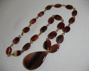 Gorgeous Vintage Banded Agate Pendant Necklace