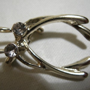 Vintage Pale Gold Tone Double Wishbones Brooch image 2