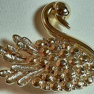 Vintage Gold Tone Swan Brooch