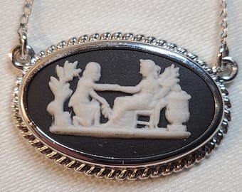 Vintage WEDGWOOD Jasperware Pendant Necklace, Silver Tone