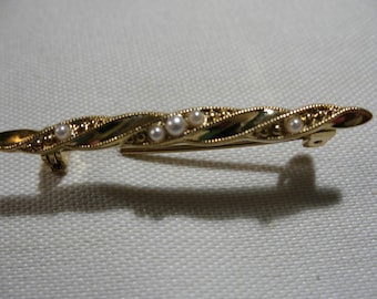 Vintage Gold Tone Bar Brooch with Faux Pearls