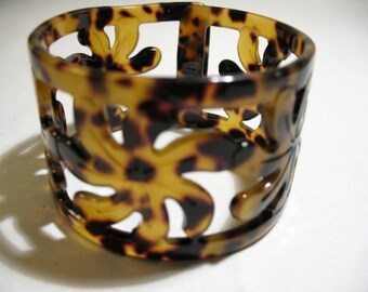 Vintage Faux Tortoise Shell Carved Wrap-Around Bracelet