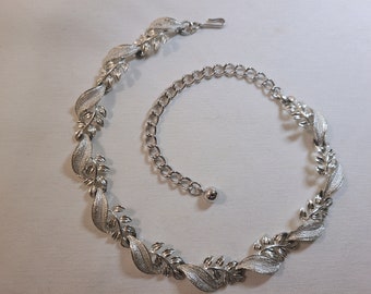 Vintage CORO Necklace with Leaf Links, Silver Tone