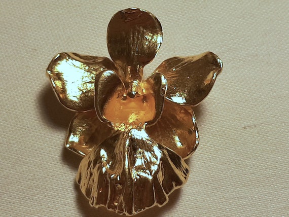 Risis orchid deals brooch