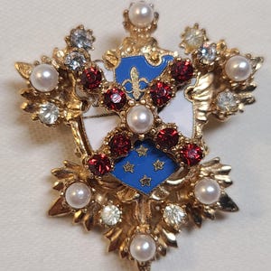 Vintage Heraldic Brooch with Enamel, Faux Pearls and Rhinestones, Gold Tone