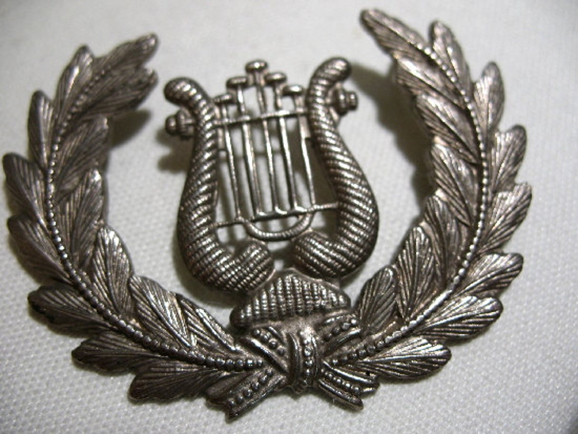 Vintage Army Musician's Cap Badge Lyre and Wreath Etsy