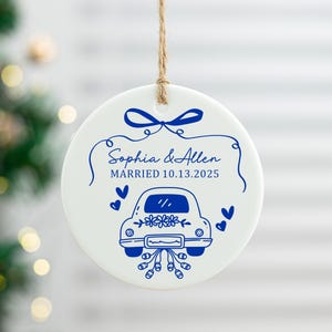 Ornament First Christmas Married, Ornament Just Married Car, gepersonaliseerd wiedencadeau, ornament voor stellen 2025, aangepast cadeau voor pasgetrouwden