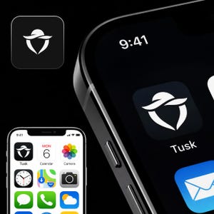 Pode incluir: Um iPhone preto exibe o ícone do aplicativo "Tusk", um design branco estilizado de um chapéu e uma presa. O horário 9:41 é exibido na tela. Outros ícones de aplicativos são visíveis, incluindo Calendário e Câmera.