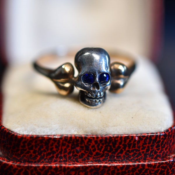 Bague en or et saphir Memento Mori Skull, bague en os, néo-gothique géorgien victorien