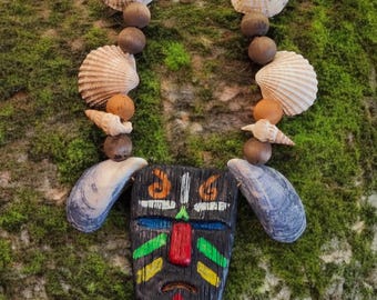 Survivor TV Show Season 1 Survivor Borneo Immunity Necklace Prop Replica (DUTY PAID)