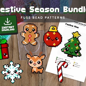 Op de afbeelding: Een Festive Season Bundle met strijkkralenpatronen. De afbeelding toont gepixelde kerstthema-ontwerpen, waaronder een peperkoekmannetje, ornament, rendier, sneeuwvlok, cadeau, kerstboom en zuurstok.
