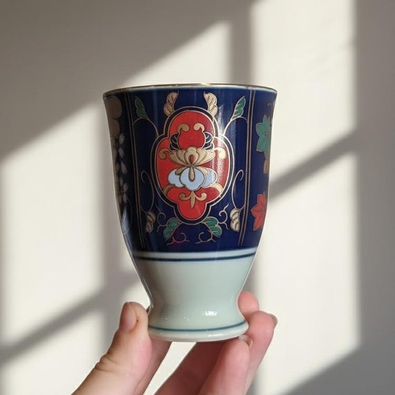 青九谷　酒器　アンティーク ヴィンテージ九谷焼 酒器 - コバルトブルーの花模様磁器ゴブレット