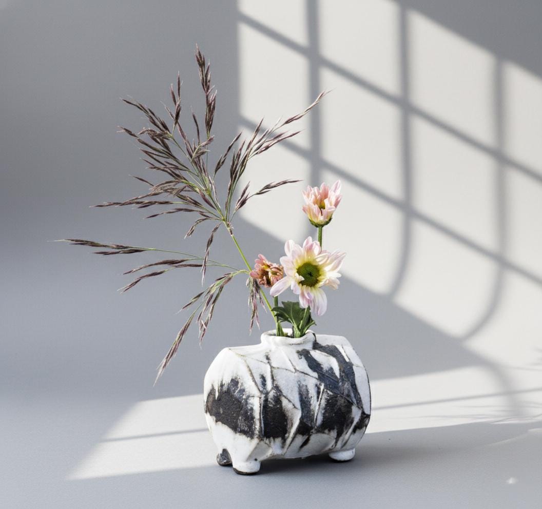 Handcrafted Shigaraki-ware Ikebana Vase– Japanese Ceramic Flower