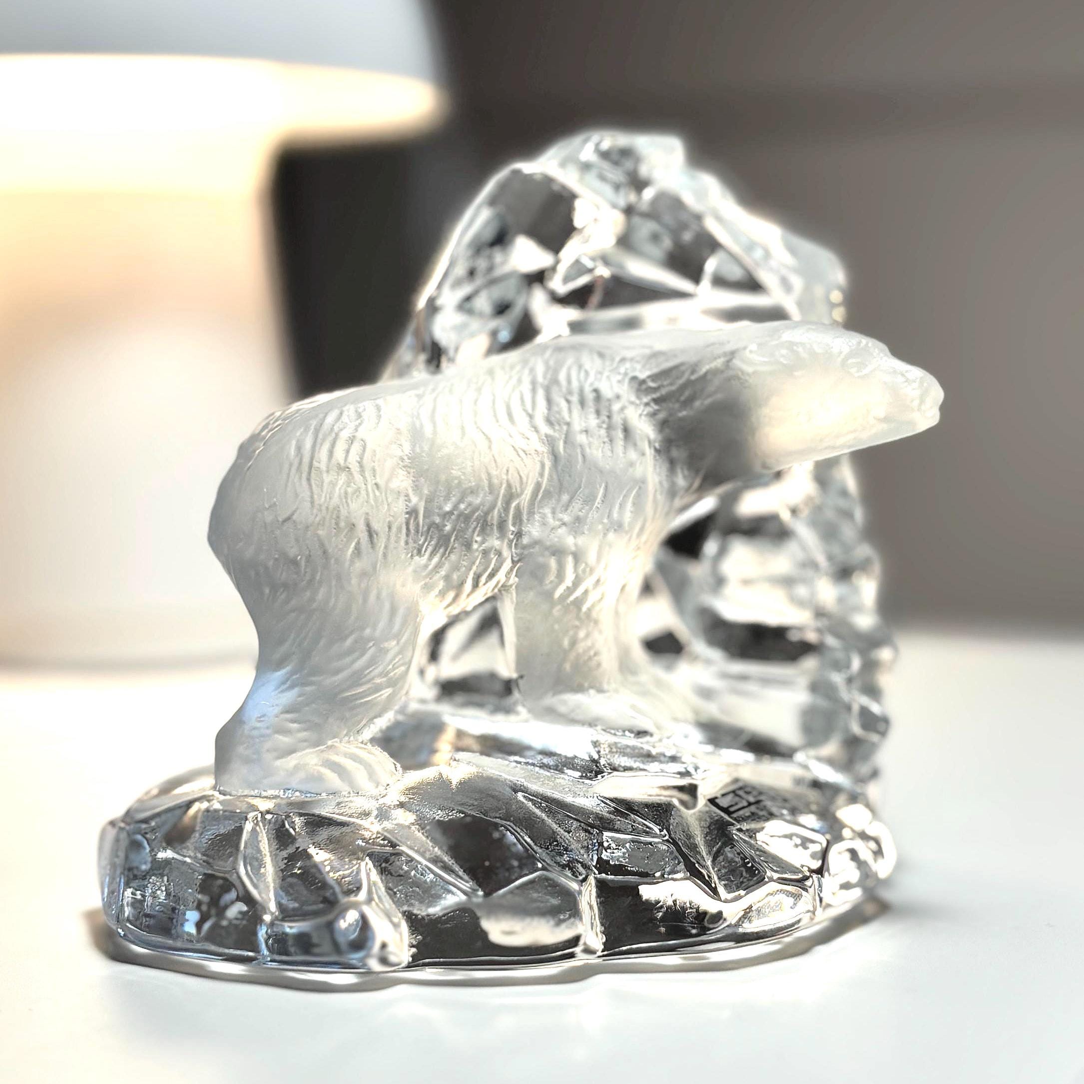 Kosta コスタ　氷山とホッキョクグマのガラスのオブジェ Crystal by sea kosta - Etsy 日本