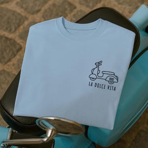 La Dolce Vita Embroidered Tee – Vespa Scooter Outline Shirt, Italian Capri Summer Fashion, Amalfi Coast Style, Classic Retro Travel T-Shirt
