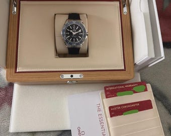 Omega Seamaster Planet Ocean 600 M 42 mm Correa de caucho azul 2026