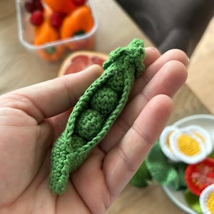 Crocheted peas, peas, natural material, crocheted vegetables, Montessori, natural play, kitchen, toy kitchen, children&#39;s kitchen, role play