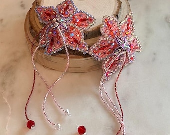 copricapo o coprispalle in cristallo scintillante rosa chiaro con nappe di perline, stile burlesque floreale