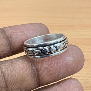 Anillo giratorio de flores, anillo de plata 925, anillo para mujer, anillo delicado, anillo para la ansiedad, anillo para la ansiedad, anillo hecho a mano, anillo bohemio, regalo para ella