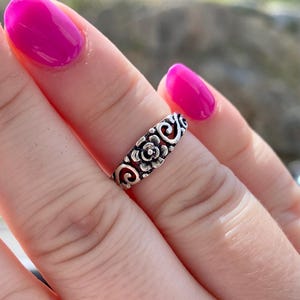 Vintage Sterling Silver Flower Ring Marked 925 Size 3.5