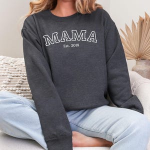 Personalisiertes Mama Sweatshirt, Mutter Geschenkidee, Mama Geschenk, erster Muttertag, Muttertagsgeschenk, Weihnachtsgeschenk