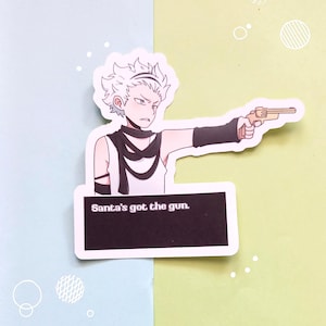 Puede incluir: Una pegatina con un personaje de estilo anime con pelo blanco y expresión seria, sosteniendo una pistola. El personaje viste un atuendo en blanco y negro. Debajo, un rectángulo negro con el texto "Santa's got the gun."
