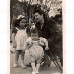 Jahrgang 1940 Foto - Frau mit zwei Kindern