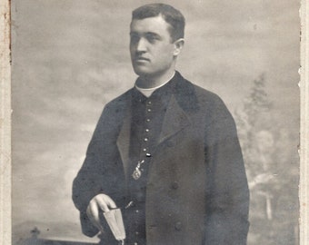 French Cabinet Card Photo - Young Priest (G. Laheurte, Morez, Jura, France)
