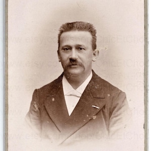 Foto de cartão de gabinete antigo francês - Homem com bigode (Rouault, Valenciennes, França)