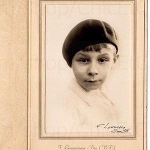 Vintage französisches Foto - Junge in einer Baskenmütze (F. Levavasseur, Pau, France)