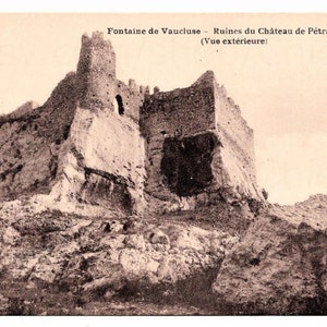 French Unused Postcard - Château de Pétrarque, Fontaine-de-Vaucluse, France