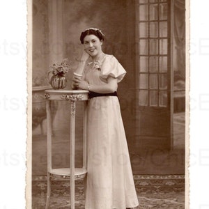 Vintage französisches Foto - Junge Frau im Jahr 1938