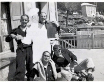 Vintage französische Fotografie - Männergruppe in Font Romeu, Frankreich