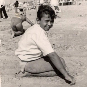 Vintage Sommer Foto - Junge am Strand