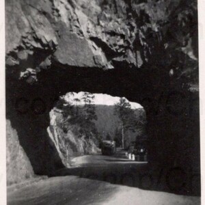 Photo vintage française - Tunnel dans la roche