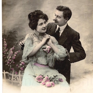 Old French Postcard - Romantic Couple