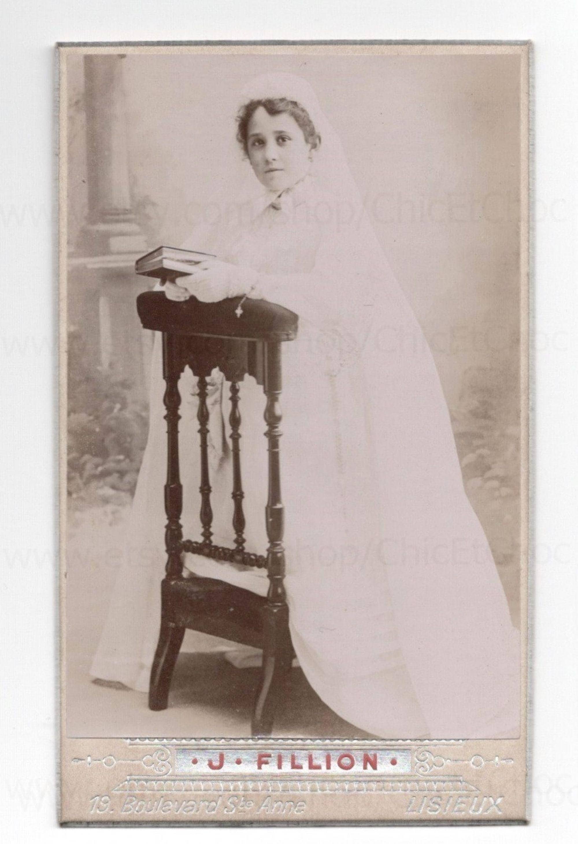 Photo CDV Albuminée Ancienne - Portrait De Jeune Femme - Photographe Français - Avant 1900