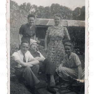 Photo vintage française - Dans le jardin